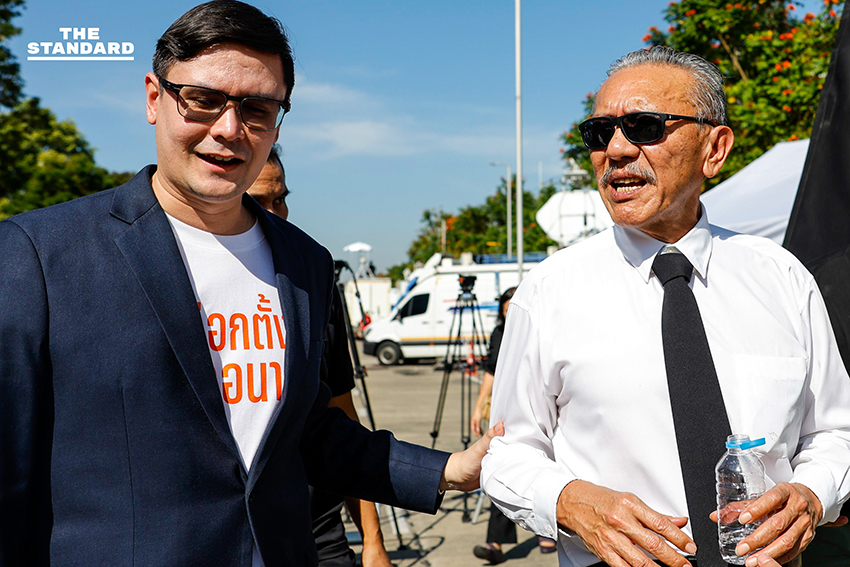 เปิดฉาก สนามเลือกตั้ง ประมวลภาพ พรรคการเมืองแห่สมัคร สส.ปาร์ตี้ลิสต์ - จับสลากหมายเลข 1