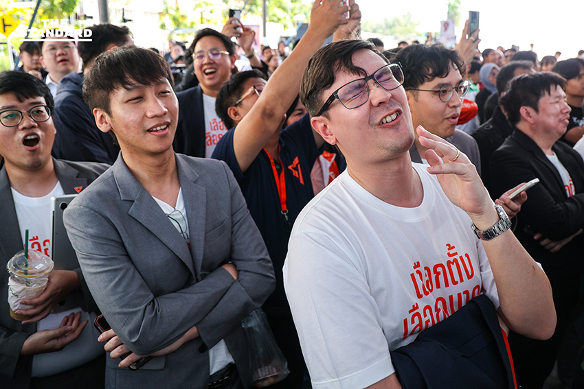 เปิดฉาก สนามเลือกตั้ง ประมวลภาพ พรรคการเมืองแห่สมัคร สส.ปาร์ตี้ลิสต์ - จับสลากหมายเลข 7