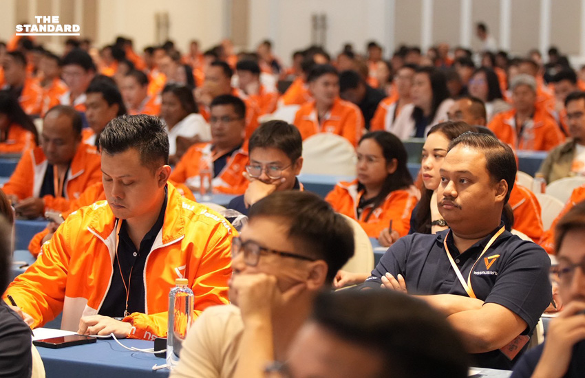 พรรคประชาชนติวเข้มว่าที่ผู้สมัคร 400 เขต และ 100 บัญชีรายชื่อ ย้ำเลือกตั้งครั้งนี้ชี้ชะตาประเทศไทย 8