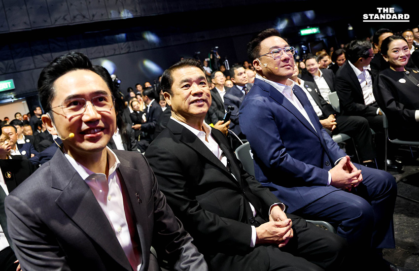 เพื่อไทยเปิดตัว 3 แคนดิเดตนายกฯ ยศชนัน-สุริยะ-จุลพันธ์ พร้อมนโยบายล็อตแรก สู้ศึกเลือกตั้ง 69 หวังยกเครื่องประเทศไทย 6