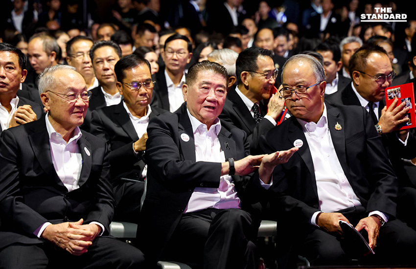 เพื่อไทยเปิดตัว 3 แคนดิเดตนายกฯ ยศชนัน-สุริยะ-จุลพันธ์ พร้อมนโยบายล็อตแรก สู้ศึกเลือกตั้ง 69 หวังยกเครื่องประเทศไทย 8