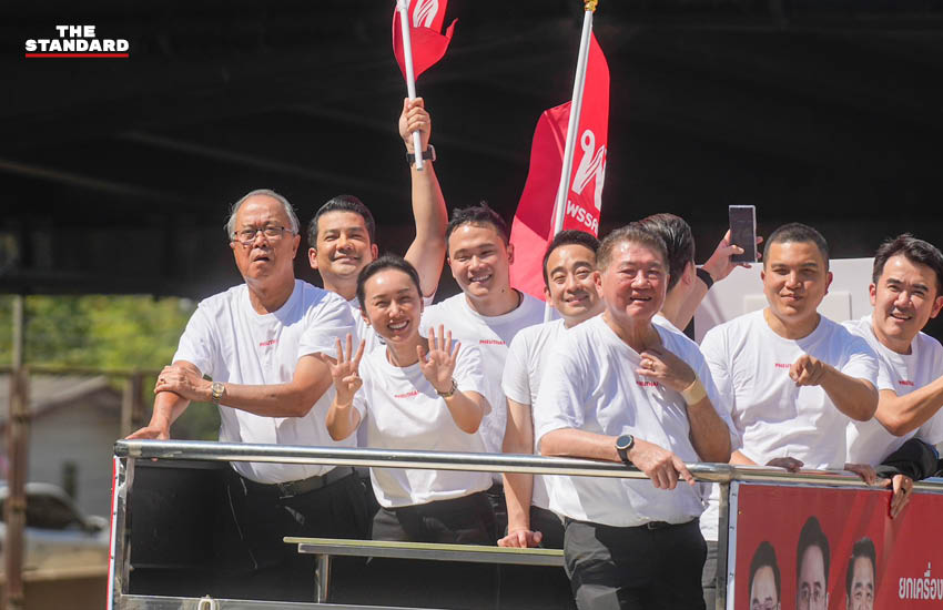 เพื่อไทยประเดิมหาเสียง เบอร์ 9 ขึ้นรถแห่เยือน เคหะทุ่งสองห้อง 3