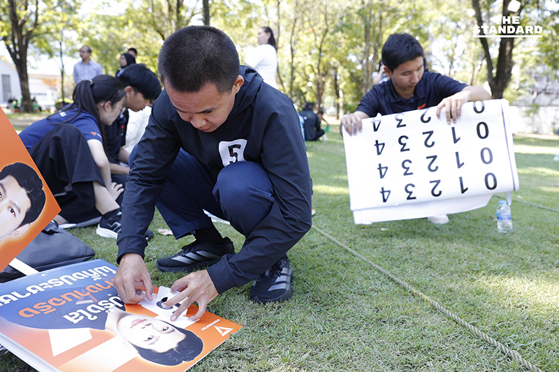 ประมวลภาพจับเบอร์ สมัคร สส.กทม.วันแรก บรรยากาศคึกคัก 19