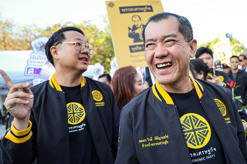 ประมวลภาพจับเบอร์ สมัคร สส.กทม.วันแรก บรรยากาศคึกคัก 6