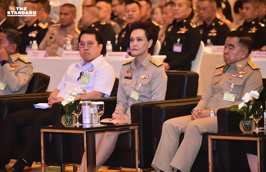 นายกฯ มอบนโยบายทำงบ 70 วอนรัฐ-เอกชน ใช้งบจัดสัมมนา-ประชุม ที่จังหวัดน้ำท่วม ช่วยกระตุ้นเศรษฐกิจ บอกอยากใช้นาม ‘หลีกภัย’ เพราะเจอภัย 4 ด้าน 6