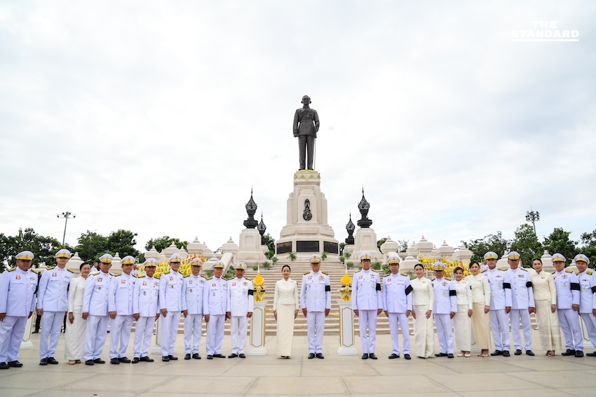 นายกฯ-ครม. วางพานพุ่มถวายสักการะ ในหลวง ร. 9 เนื่องใน วันพ่อแห่งชาติ 14