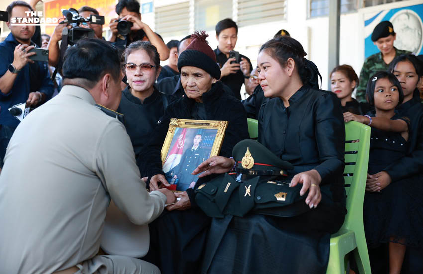 นายกฯ เป็นประธานในพิธีส่งร่าง 2 ทหารเนิน 350 กลับภูมิลำเนา 4