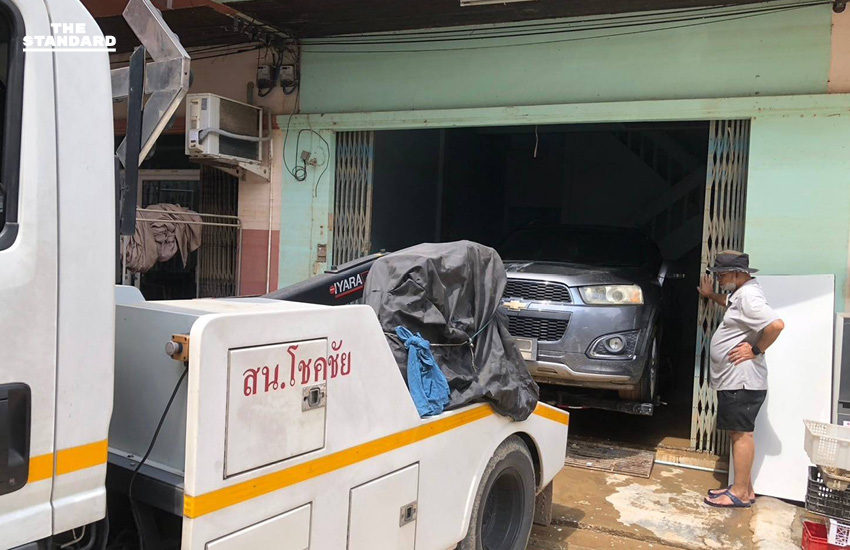 ตำรวจระดมเคลียร์รถในพื้นที่ หาดใหญ่ เปิดเส้นทางจราจร 100% 3