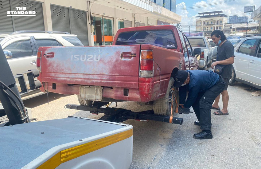 ตำรวจระดมเคลียร์รถในพื้นที่ หาดใหญ่ เปิดเส้นทางจราจร 100% 4