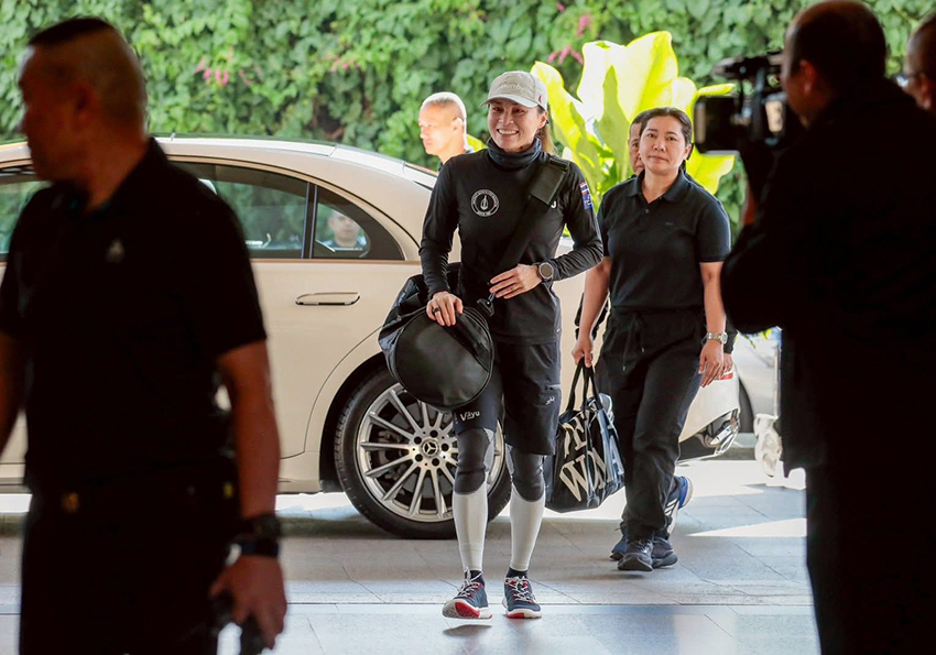 พระราชินีทรงนำทีมเรือใบ ‘วายุ’ เข้าเส้นชัยอันดับ 1 ในเรซที่ 2 ศึก ภูเก็ตคิงส์คัพรีกัตต้า ครั้งที่ 37 1