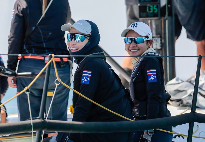 พระราชินีทรงนำทีมเรือใบ ‘วายุ’ เข้าเส้นชัยอันดับ 1 ในเรซที่ 2 ศึก ภูเก็ตคิงส์คัพรีกัตต้า ครั้งที่ 37 3