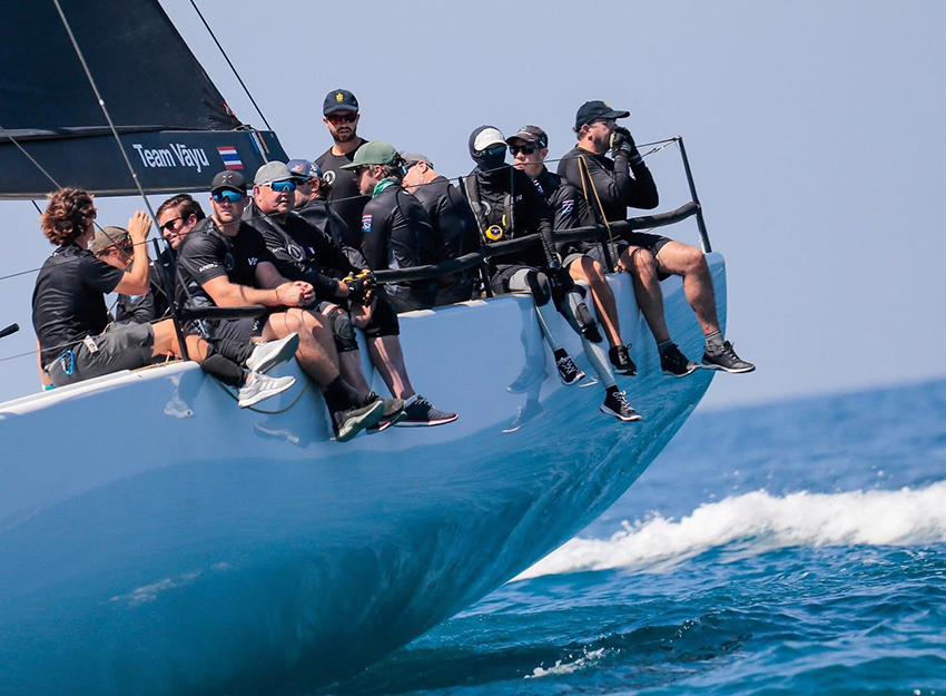 พระราชินีทรงนำทีมเรือใบ ‘วายุ’ เข้าเส้นชัยอันดับ 1 ในเรซที่ 2 ศึก ภูเก็ตคิงส์คัพรีกัตต้า ครั้งที่ 37 4