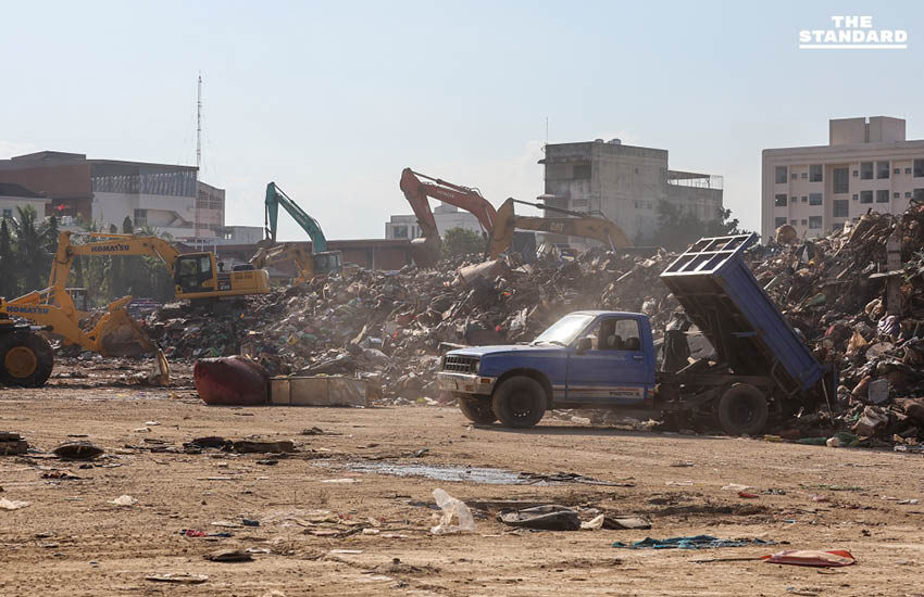 วิกฤตซากขยะหลังน้ำลด สงขลาเร่งเก็บกู้ครั้งใหญ่ 10 อำเภอ จัดการขยะ 2.5 หมื่นตัน 2