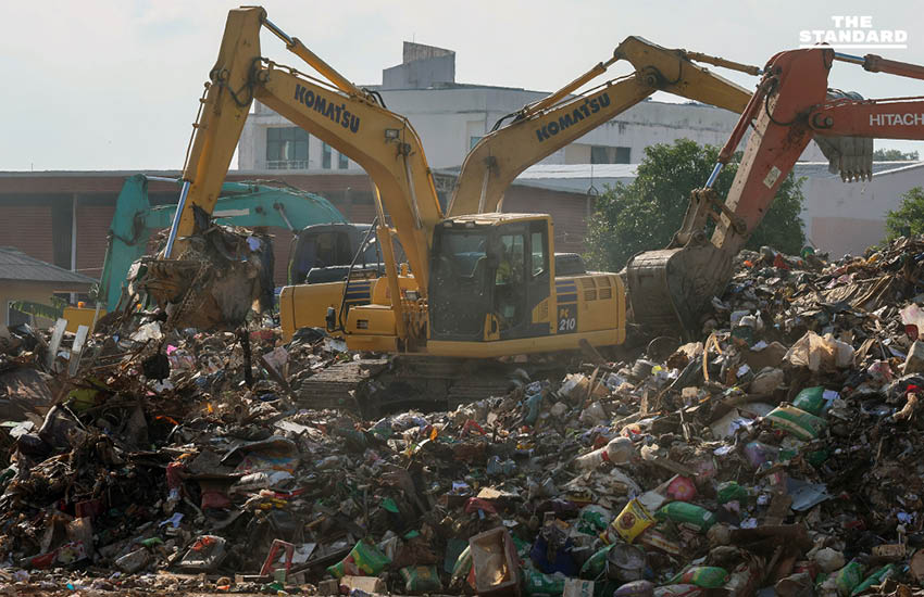 วิกฤตซากขยะหลังน้ำลด สงขลาเร่งเก็บกู้ครั้งใหญ่ 10 อำเภอ จัดการขยะ 2.5 หมื่นตัน 6