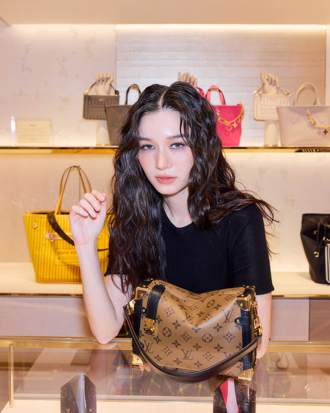 STARS AT LV PARAGON เหล่าคนดังที่งานเปิดร้านใหม่สำหรับผู้หญิง 5