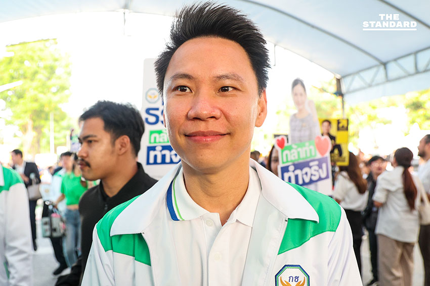 ธรรมนัสทำทีมกล้าธรรม สมัคร สส.ปาร์ตี้ลิสต์ ยื่นชื่อแคนดิเดตนายกฯ บอกไม่ได้หวังว่าต้องได้เบอร์อะไร 11