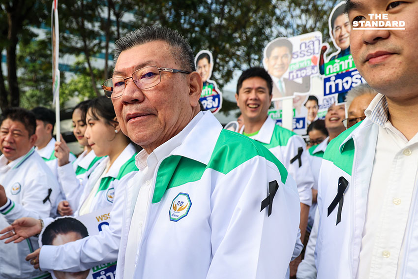 ธรรมนัสทำทีมกล้าธรรม สมัคร สส.ปาร์ตี้ลิสต์ ยื่นชื่อแคนดิเดตนายกฯ บอกไม่ได้หวังว่าต้องได้เบอร์อะไร 12