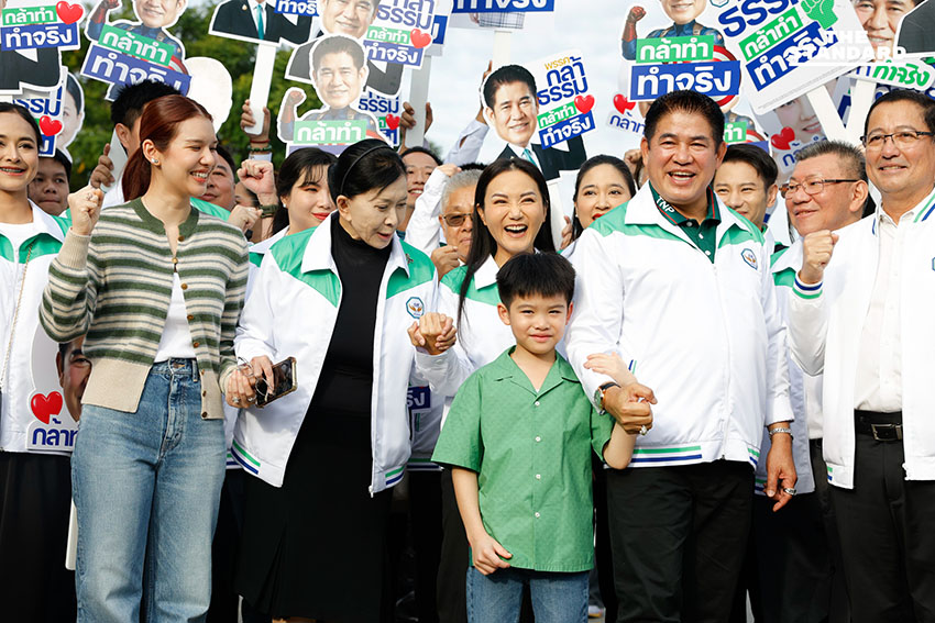 ธรรมนัสทำทีมกล้าธรรม สมัคร สส.ปาร์ตี้ลิสต์ ยื่นชื่อแคนดิเดตนายกฯ บอกไม่ได้หวังว่าต้องได้เบอร์อะไร 4
