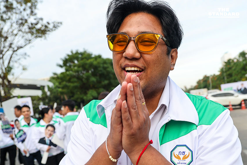 ธรรมนัสทำทีมกล้าธรรม สมัคร สส.ปาร์ตี้ลิสต์ ยื่นชื่อแคนดิเดตนายกฯ บอกไม่ได้หวังว่าต้องได้เบอร์อะไร 8