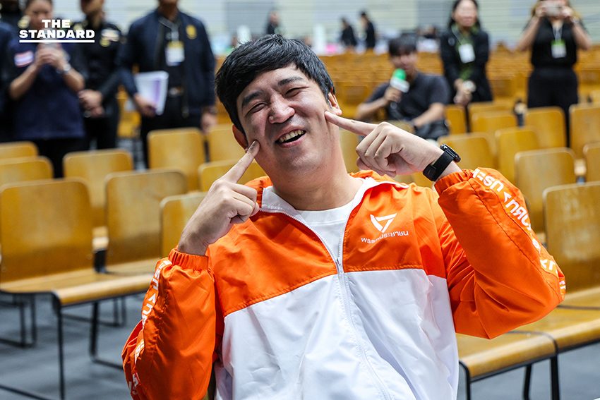 เท่าพิภพ ลงสมัคร สส.กทม.เขต 33 แทนผู้สมัครสีเทา พรรณิการ์ยอมรับกระทบพรรค ย้ำไม่หักล้าง ‘มีส้มไม่มีเทา’ บททดสอบระบบตรวจสอบ 6