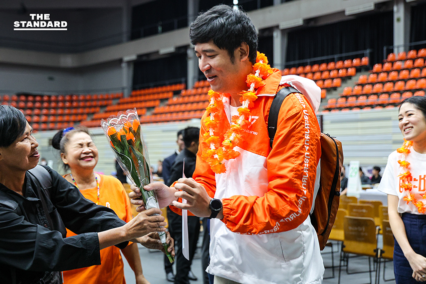 เท่าพิภพ ลงสมัคร สส.กทม.เขต 33 แทนผู้สมัครสีเทา พรรณิการ์ยอมรับกระทบพรรค ย้ำไม่หักล้าง ‘มีส้มไม่มีเทา’ บททดสอบระบบตรวจสอบ 7