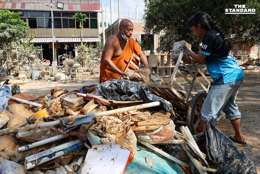 วัด หาดใหญ่ใน ในวันที่คราบน้ำยังไม่จาง.. จากศูนย์รวมใจ สู่ ศูนย์พักพิง ที่ต้องการการเยียวยา 5