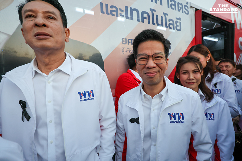 ยศชนัน นำทัพเพื่อไทยนั่งรถเมล์ EV ลุยสมัคร สส. กทม. 33 เขต ชูนโยบายเร่งด่วน ‘ลดรายจ่าย-ตั๋วร่วม 20 บาทตลอดสาย’ มั่นใจกวาดใจคนกรุงฯ 5