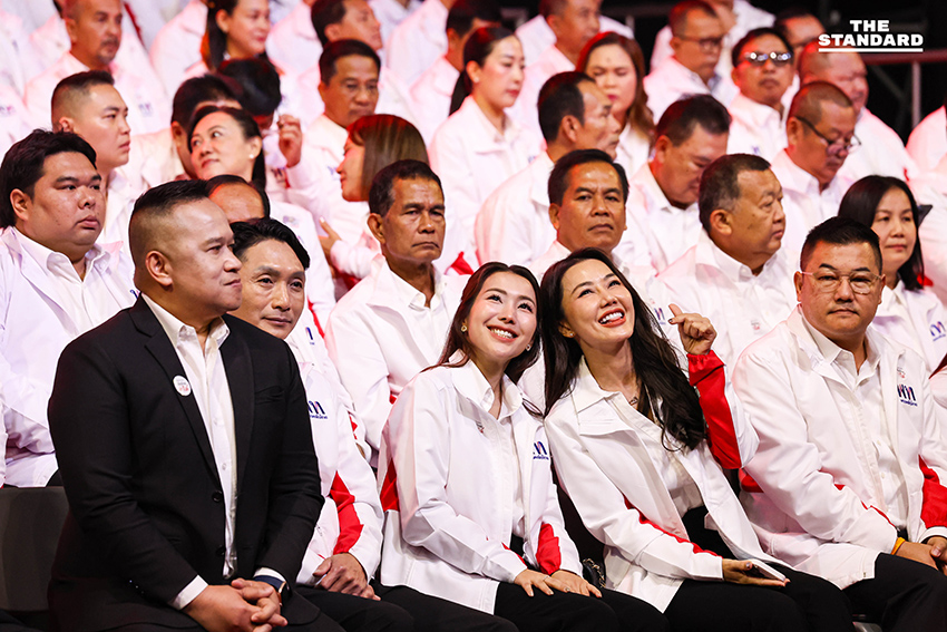 ยศชนันนำทีมเพื่อไทย เปิดตัวผู้ประสงค์ลงสมัครสส. 500 คน ชูสโลแกน ‘เพื่อไทยทำได้ ทำให้ไทยยิ่งใหญ่’ 15
