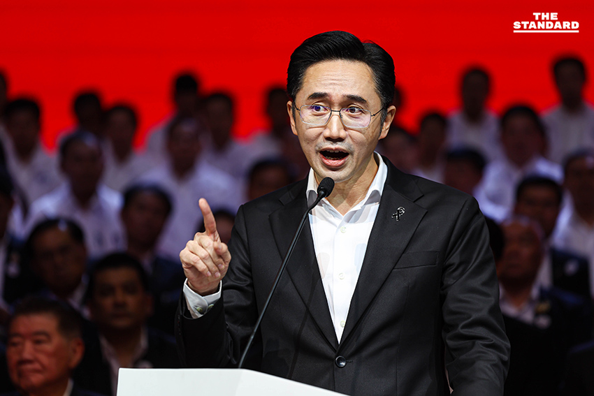 ยศชนันนำทีมเพื่อไทย เปิดตัวผู้ประสงค์ลงสมัครสส. 500 คน ชูสโลแกน ‘เพื่อไทยทำได้ ทำให้ไทยยิ่งใหญ่’ 6