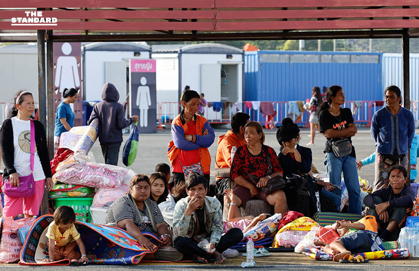 ชาวไทย-ชาวกัมพูชาที่อาศัยอยู่ใกล้ชายแดนหลายแสนคน อพยพไปยังพื้นที่ปลอดภัย 2