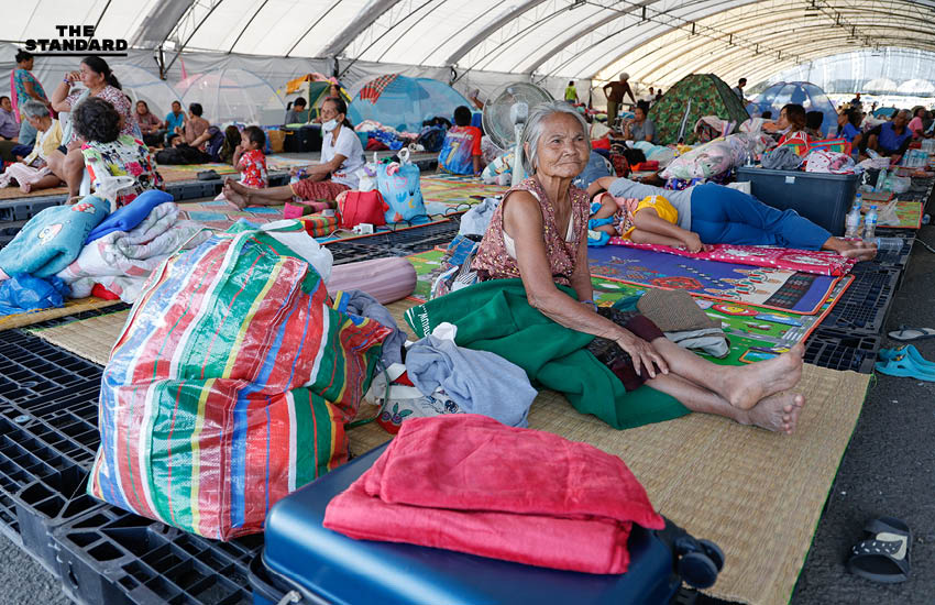 ชาวไทย-ชาวกัมพูชาที่อาศัยอยู่ใกล้ชายแดนหลายแสนคน อพยพไปยังพื้นที่ปลอดภัย 3