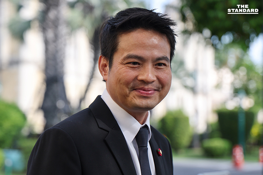 นายกฯ ชูกำปั้นสู้เหตุปะทะชายแดน ก่อนถกวาระ ครม. จับตาถกแผนซื้อคืนสัมปทานรถไฟฟ้า 4 สาย ลดค่าใช้จ่ายประชาชน 10