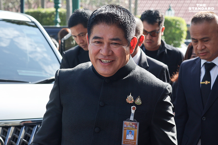 นายกฯ ชูกำปั้นสู้เหตุปะทะชายแดน ก่อนถกวาระ ครม. จับตาถกแผนซื้อคืนสัมปทานรถไฟฟ้า 4 สาย ลดค่าใช้จ่ายประชาชน 3