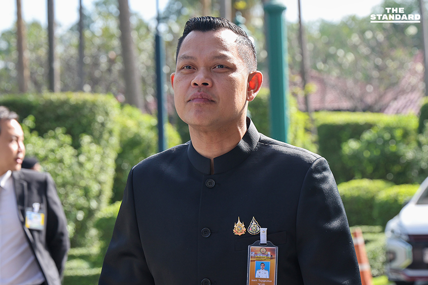 นายกฯ ชูกำปั้นสู้เหตุปะทะชายแดน ก่อนถกวาระ ครม. จับตาถกแผนซื้อคืนสัมปทานรถไฟฟ้า 4 สาย ลดค่าใช้จ่ายประชาชน 8