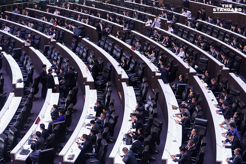 รัฐสภาเดินหน้าถกร่างแก้ไขรัฐธรรมนูญ โหวตเห็นชอบในมาตรา 256/1 ตาม กมธ. เสียงข้างมากแก้ไข 16