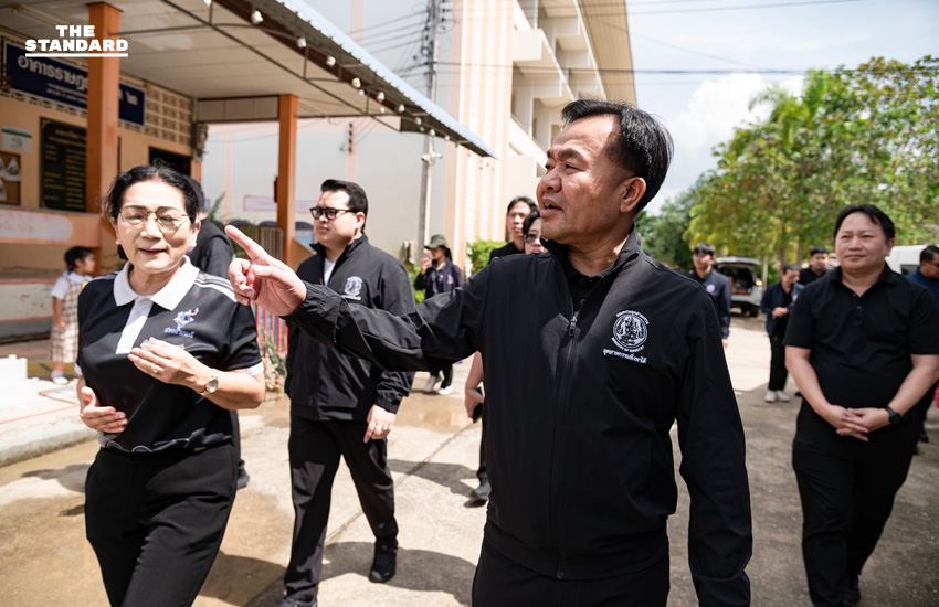 รมช.อุตสาหกรรม บินหาดใหญ่ คืนรอยยิ้มให้เด็กๆ ฟื้นโรงเรียนและครอบครัวหลังน้ำท่วม 1