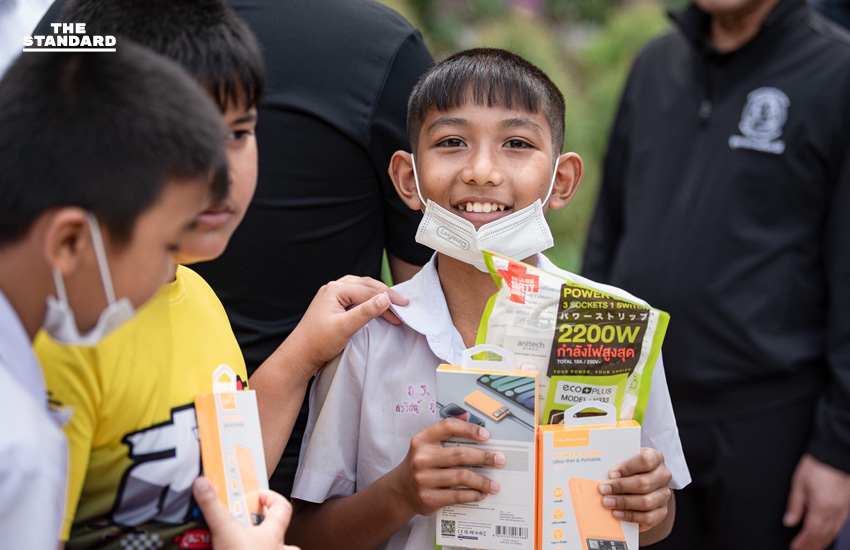 รมช.อุตสาหกรรม บินหาดใหญ่ คืนรอยยิ้มให้เด็กๆ ฟื้นโรงเรียนและครอบครัวหลังน้ำท่วม 2
