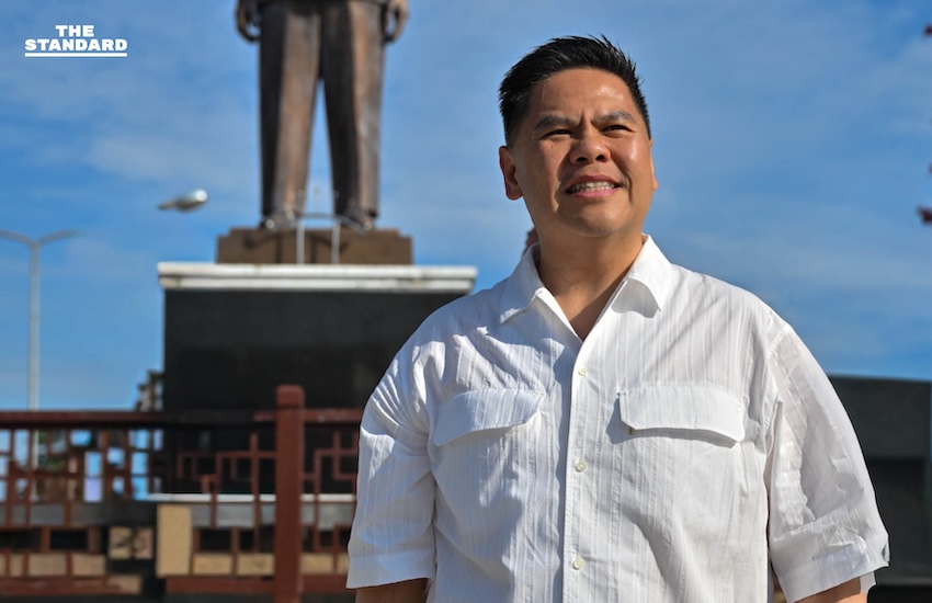 วราวุธนำทีม 5 อดีต สส.สุพรรณบุรี ไหว้อนุสาวรีย์บรรหาร เอาฤกษ์ก่อนสมัครเข้าภูมิใจไทย 15 ธ.ค. นี้ ย้ำไม่ทิ้งคนสุพรรณฯ 5