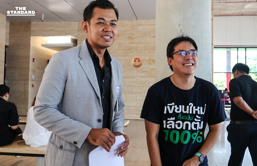 เทวฤทธิ์ มณีฉาย สมาชิกวุฒิสภา ขณะให้สัมภาษณ์ถึงประสบการณ์การทำงานในสภา