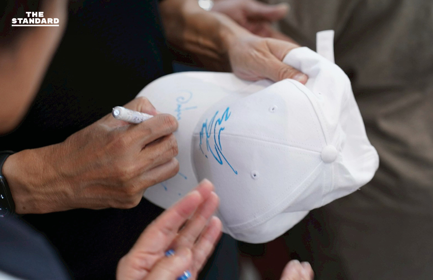 อภิสิทธิ์ เวชชาชีวะ พร้อมแคนดิเดตนายกฯ พรรคประชาธิปัตย์ ลงพื้นที่หาเสียงที่เซ็นทรัลเวสต์เกต พบปะประชาชน 3