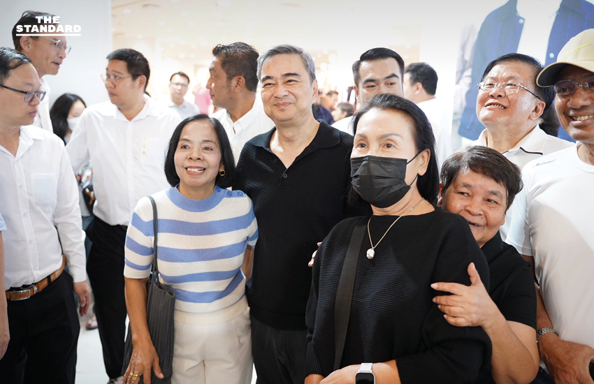 อภิสิทธิ์ เวชชาชีวะ พร้อมแคนดิเดตนายกฯ พรรคประชาธิปัตย์ ลงพื้นที่หาเสียงที่เซ็นทรัลเวสต์เกต พบปะประชาชน 6