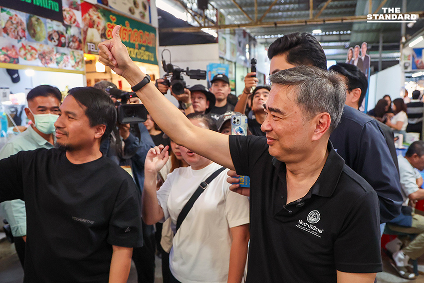 ‘อภิสิทธิ์’ นำทีมประชาธิปัตย์ลุย อโศก มั่นใจกระแสตอบรับดี ชูธงแก้ รัฐธรรมนูญไม่แตะ หมวด 1-2 พร้อมย้ำจุดยืนร่วมรัฐบาลต้องปราบทุจริต-ไร้ทุนเทา 9