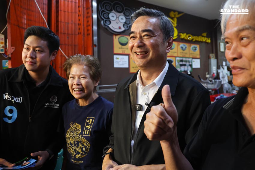 อภิสิทธิ์ประชาธิปัตย์ลุย เยาวราช อ้อนคนกรุงเทคะแนนทั้ง 33 เขต ดันบัตรสีชมพูเบอร์ 27 12