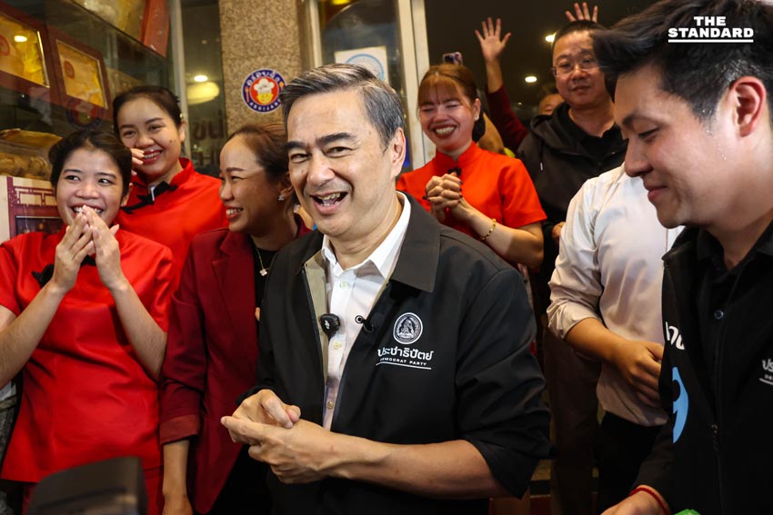 อภิสิทธิ์ประชาธิปัตย์ลุย เยาวราช อ้อนคนกรุงเทคะแนนทั้ง 33 เขต ดันบัตรสีชมพูเบอร์ 27 6
