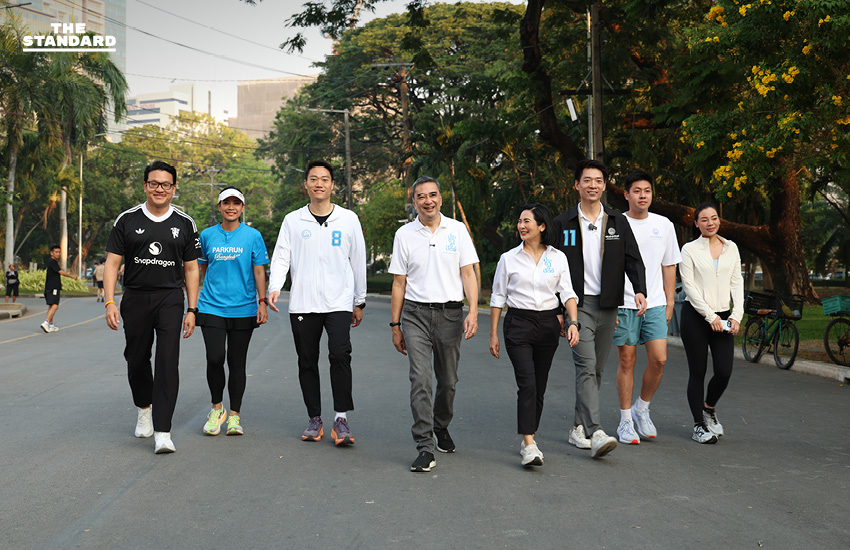 อภิสิทธิ์-การดี นำผู้สมัคร สส. เดินหาเสียง สวนลุม ชูนโยบายช่วยลดฝุ่น PM2.5 1