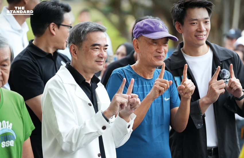 อภิสิทธิ์ เวชชาชีวะ และ กรณ์ จาติกวณิช ลงพื้นที่หาเสียงที่เขตสาทร กรุงเทพฯ พบปะประชาชน 3