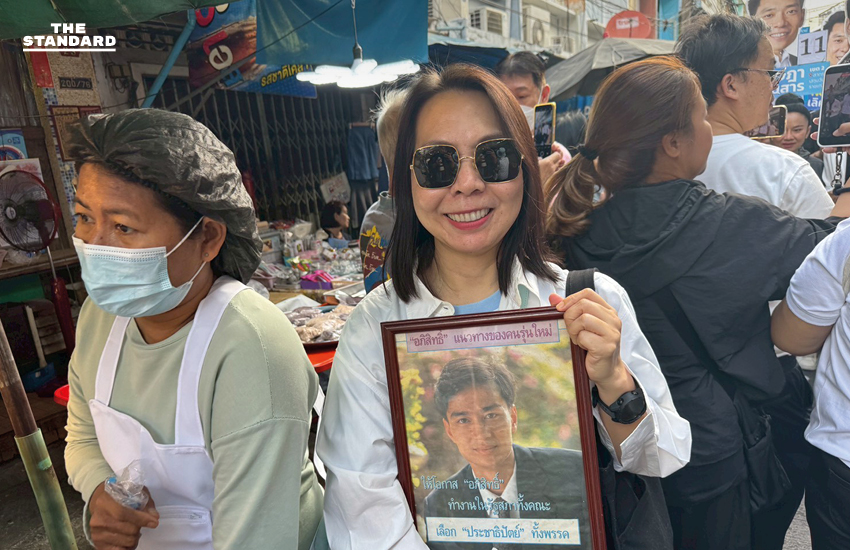 อภิสิทธิ์ เวชชาชีวะ และ กรณ์ จาติกวณิช ลงพื้นที่หาเสียงที่เขตสาทร กรุงเทพฯ พบปะประชาชน 8