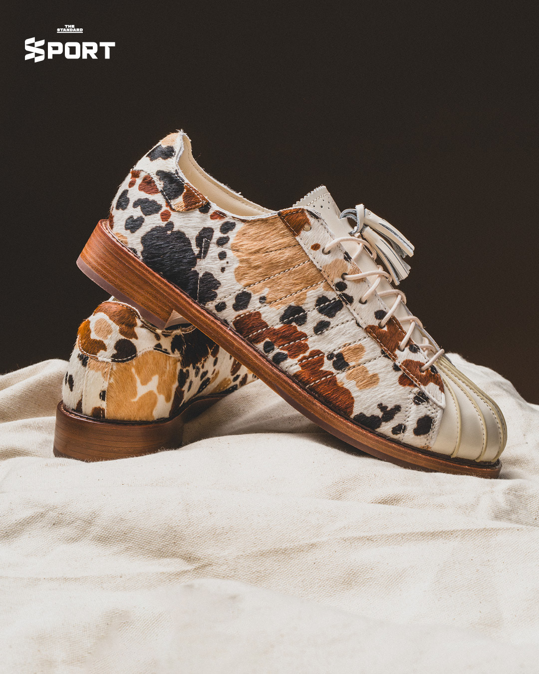 รองเท้าและเสื้อผ้าจากคอลเลกชัน adidas Originals x CLOT Lunar New Year 2026 ที่ผสานศิลปะกังฟูและพลังปีม้า 6