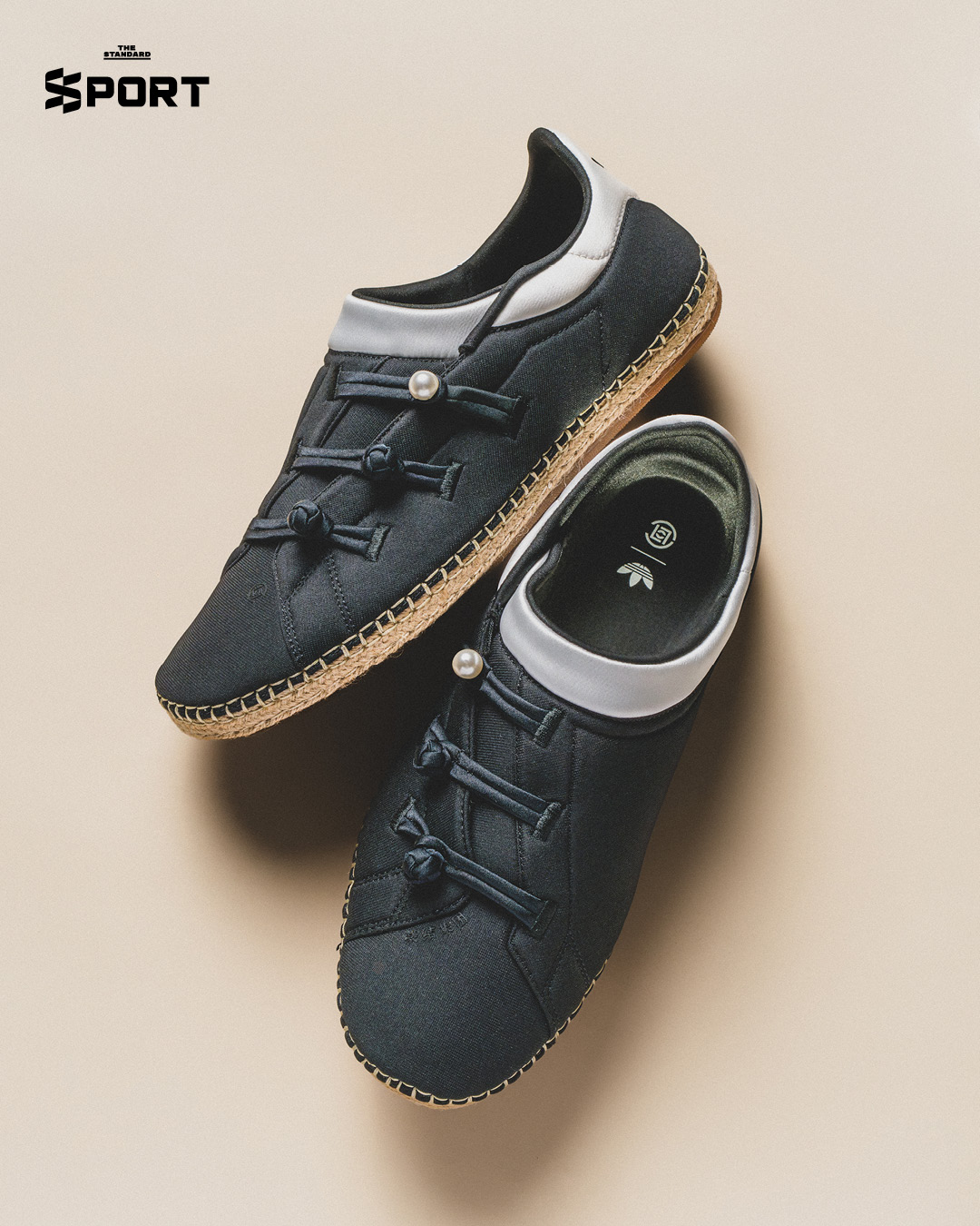 รองเท้าและเสื้อผ้าจากคอลเลกชัน adidas Originals x CLOT Lunar New Year 2026 ที่ผสานศิลปะกังฟูและพลังปีม้า 7