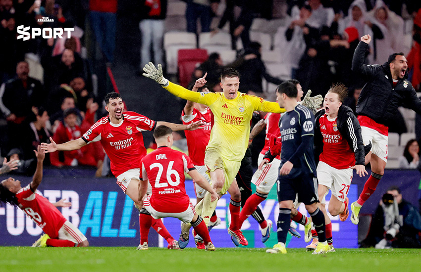 ภาพ อนาโตลี ทรูบิน ผู้รักษาประตูทีม เบนฟิกา กำลังเฉลิมฉลองการทำประตูแรกในชีวิตที่ช่วยทีมเข้ารอบ UCL 2